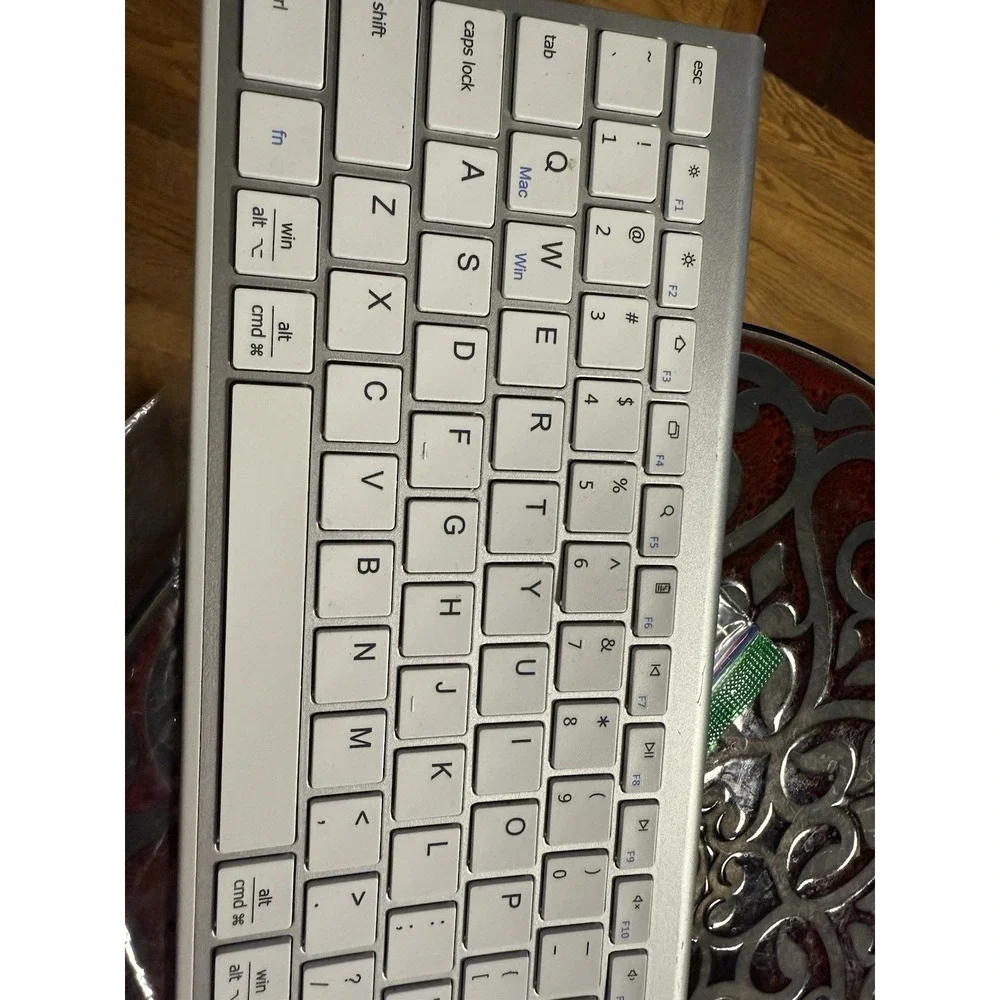 iClever DK03 Bluetooth Keyboard - 2.4G Wireless Keyboard Rechargeable‎ Bluetooth